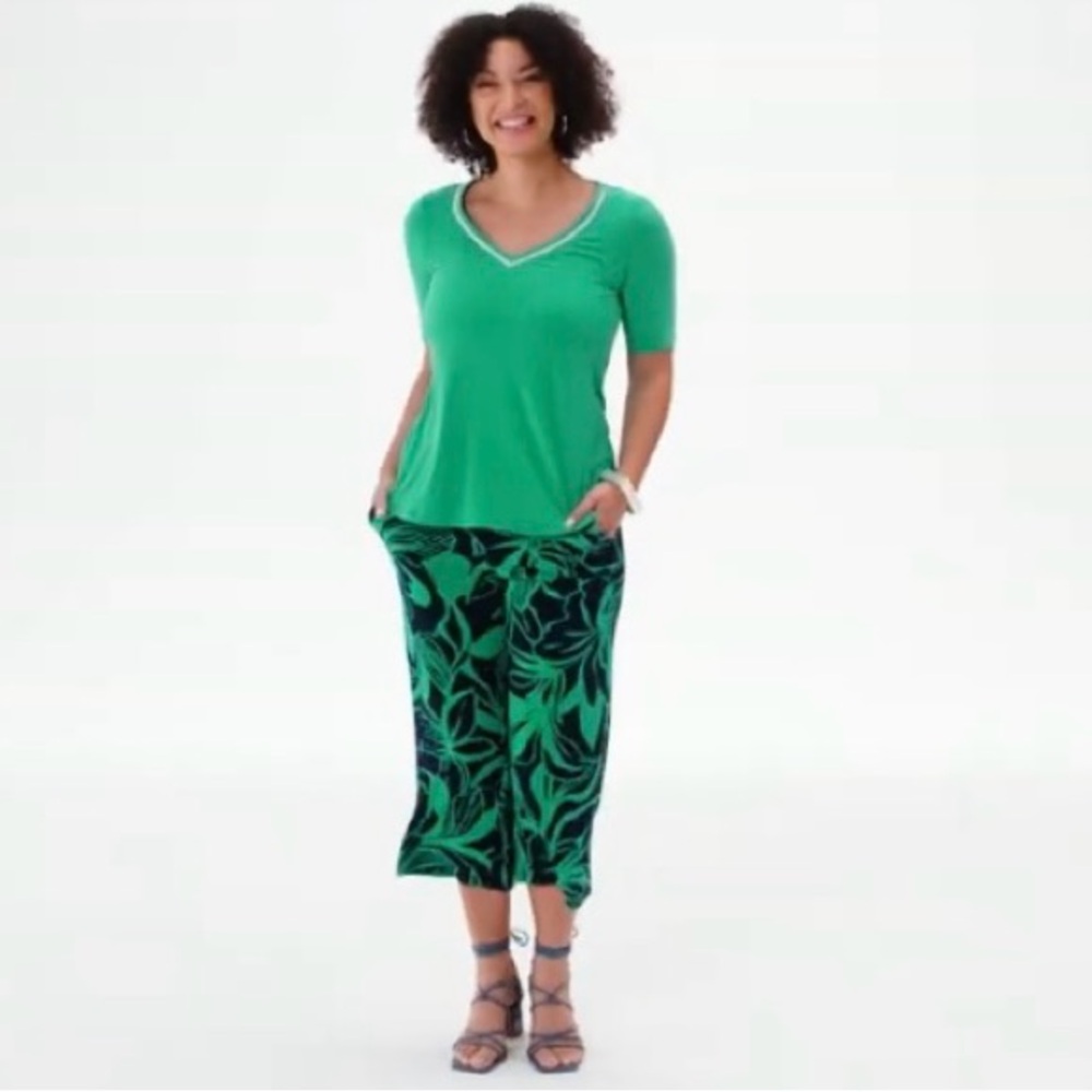 NWT Nina Leonard Tunic and Pants Two Piece Set Culottes Wide Leg Rhinestones - Picture 2 of 16